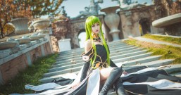 cosplay: 有一张娃娃脸的C.C, 你会喜欢吗?
